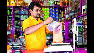 BMC lodges complaints with police over touts collecting trade licence fee