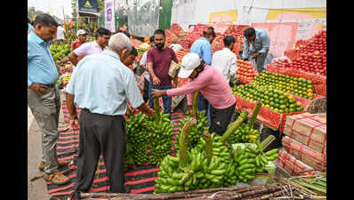 People purchase fruits for Chhath in Patna on Sunday  Fruit prices surge in Patna because of monsoon floods
