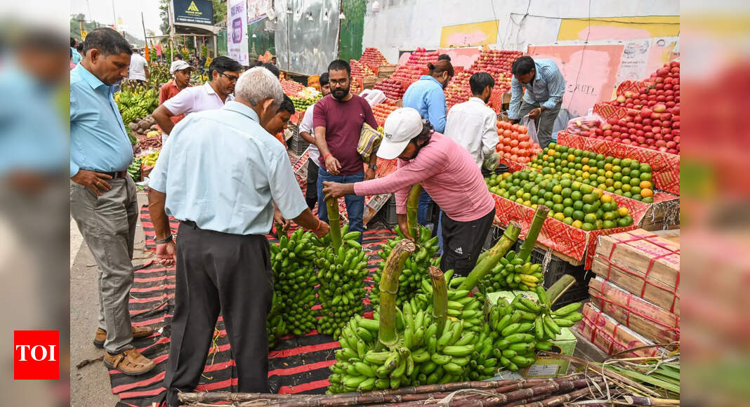 Chhath: Fruit prices surge in Patna because of monsoon floods