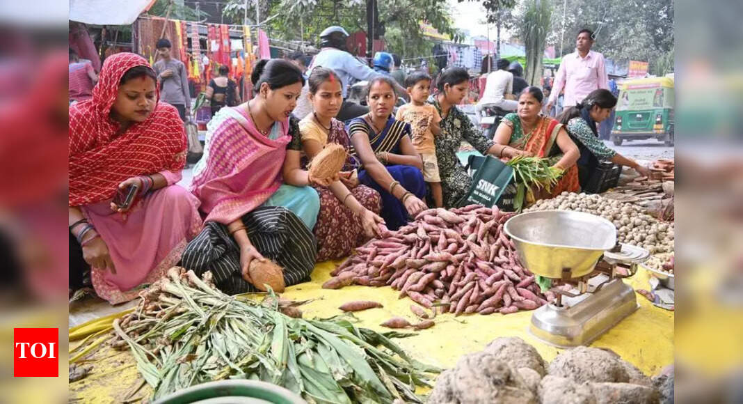 Thousands of migrants return to Bihar for Chhath and upcoming elections