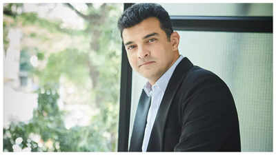 Bollywood producer Siddharth Roy Kapur advocates for a content-first approach, citing hits like Saiyaara and Kantara Chapter 1. He believes films can thrive without big stars, drawing parallels to Hollywood's shift towards franchises. Kapur emphasizes creating star-independent movies to manage production costs and enhance creative freedom, arguing that audiences reward compelling stories regardless of star power.  Siddharth Roy Kapur says Saiyaara, Kantara Chapter 1 success proves Bollywood needs to look beyond stars