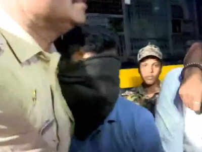 Suspended SI Gopal Badne sent to police custody till Oct 30  Suspended cop sent to custody
