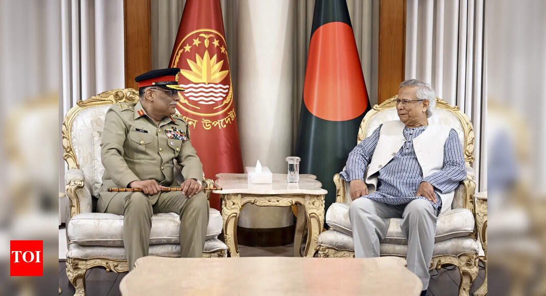 <div>'Will support each other': Top Pak military official meets Yunus; discusses defence ties</div>