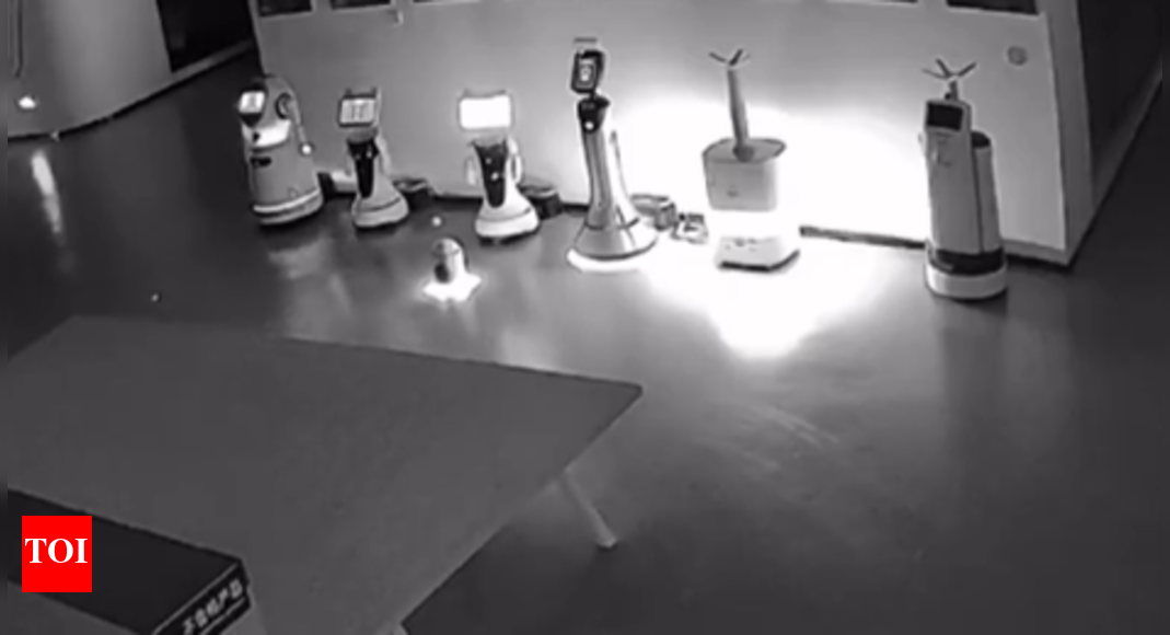 Real-life robot mutiny: Tiny AI robot “kidnaps” 12 bigger bots in a Chinese showroom!