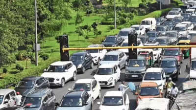 Delhi traffic alert: Police announce restrictions, diversions for Chhath Puja; check affected routes