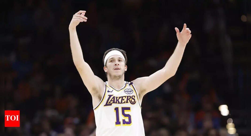 Austin Reaves gets heartfelt praise from LeBron James after elite-level performance against Sacramento Kings