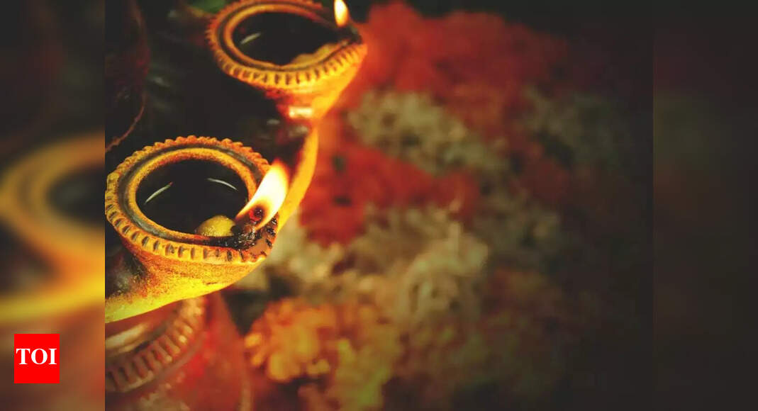 Kartik Month 2025: Significance of Lighting Diya in Kartik Maas