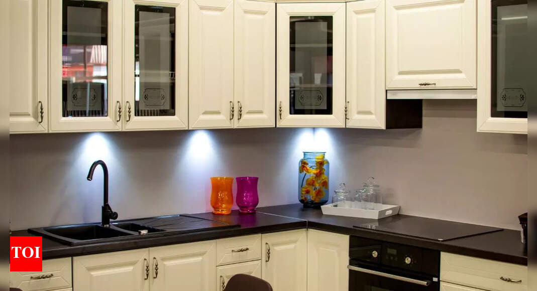 How to remove grease from kitchen cabinets: 4 easy and effective methods