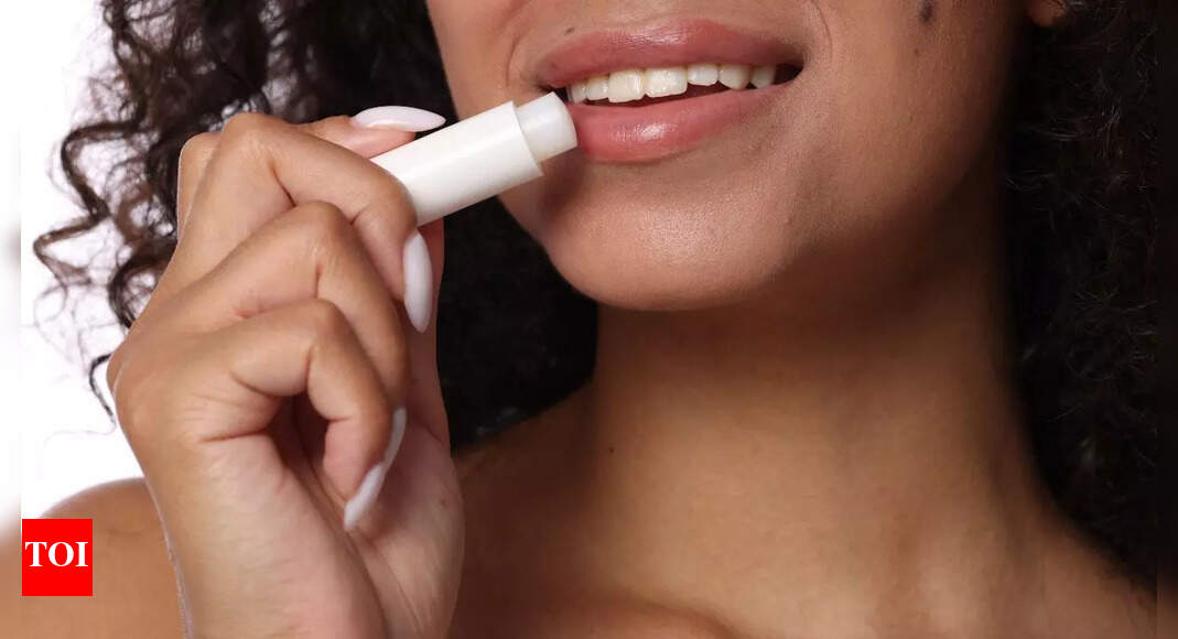 Create your own organic lip balms: 5 simple recipes for hydrated lips