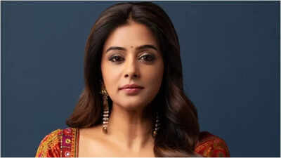 Veteran actress Priyamani, celebrated for her extensive two-decade journey in the film industry, recently opened up about the contrasts between Bollywood and the South Indian film realm, emphasizing the importance of time management in Southern cinema. On the topic of pay equity, she confidently stated that she embraces her value, refusing to dwell on salary disparities.  'I know my market value'