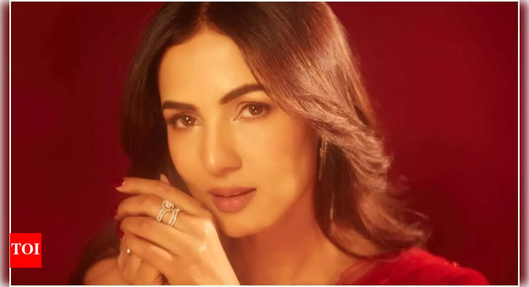 Jannat actor Sonal Chauhan joins Mirzapur: The film cast Jannat actor Sonal Chauhan joins Mirzapur: The film cast