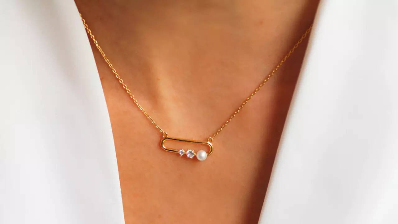 How to style a safety pin necklace