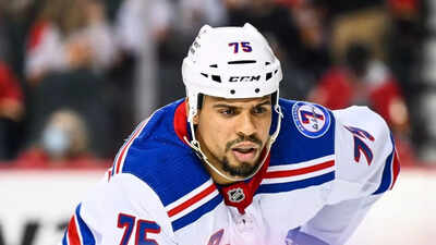 In a surprising turn of events, veteran enforcer Ryan Reaves is outscoring NHL superstar Connor McDavid early in the 2025 season. Reaves' two goals have surpassed McDavid's single tally, placing him ahead of other prominent scorers as well. This unexpected offensive surge has fans and the Toronto Maple Leafs questioning the narrative surrounding the player.  Fans lose their minds as Ryan Reaves outscoring Connor McDavid becomes early-season reality