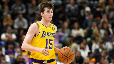 Austin Reaves stunned everyone with his performance (Image via Getty Images)  Austin Reaves steps up with a stunning performance as Los Angeles Lakers stun Sacramento Kings in thrilling showdown