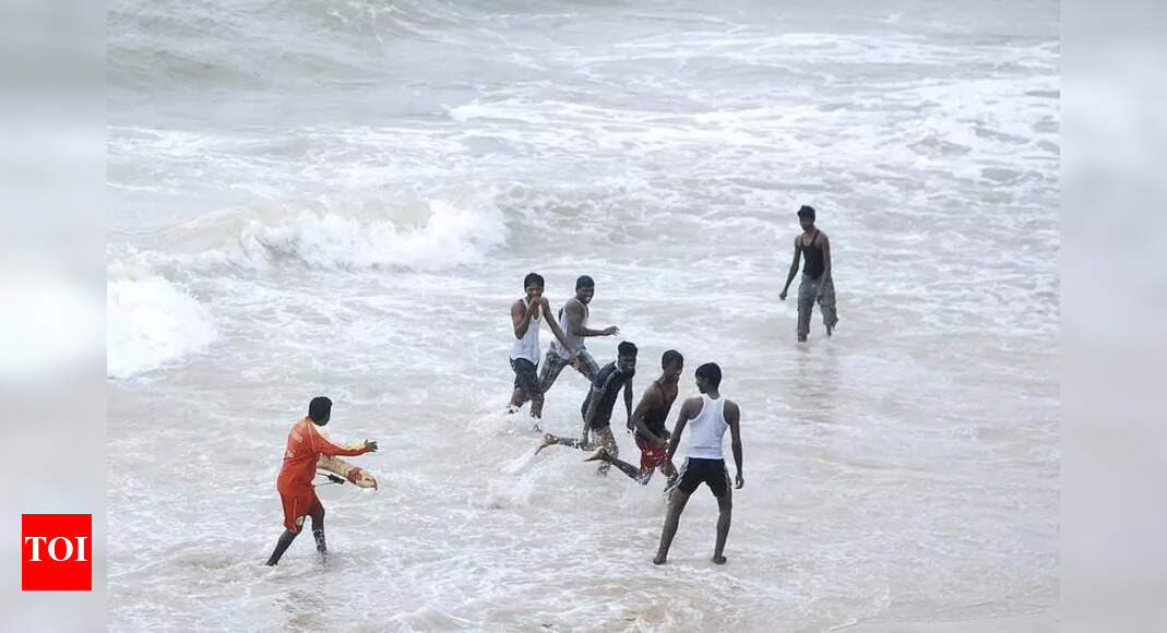 6 Maha tourists saved from drowning at Baga