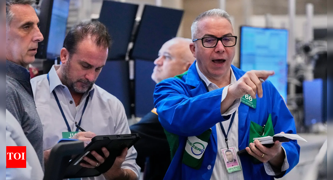 US stocks hit new peaks: S&P 500, Nasdaq set new highs; investors await Fed move and Trump-Xi dialogue