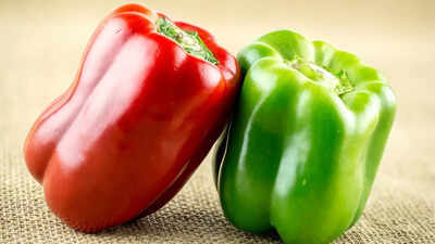 Red capsicum vs. Green capsicum: Which is better for blood sugar, weight management, and culinary uses