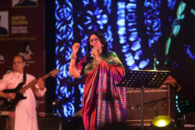 Kavita Krishnamurti performing in Jaipur  Kavita Krishnamurti casts a magical spell with her soulful voice