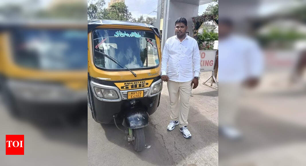Autorickshaw driver returns bag with valuables worth Rs20,000 to its ...