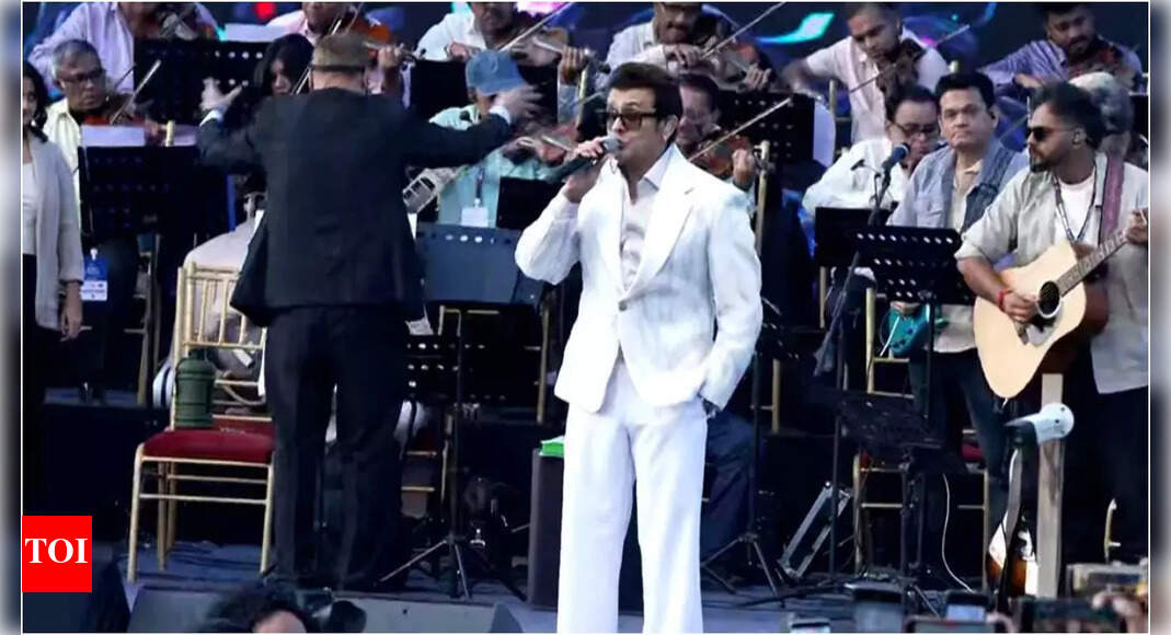 Sonu Nigam STOPS Srin concert for Azaan: 'Mujhe do minute time dijiye…'