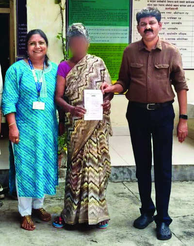 22 yrs on, 68-yr-old woman presumed dead reunited with family in hospital