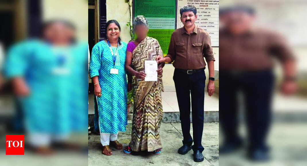 22 yrs on, 68-yr-old woman presumed dead reunited with family in hospital