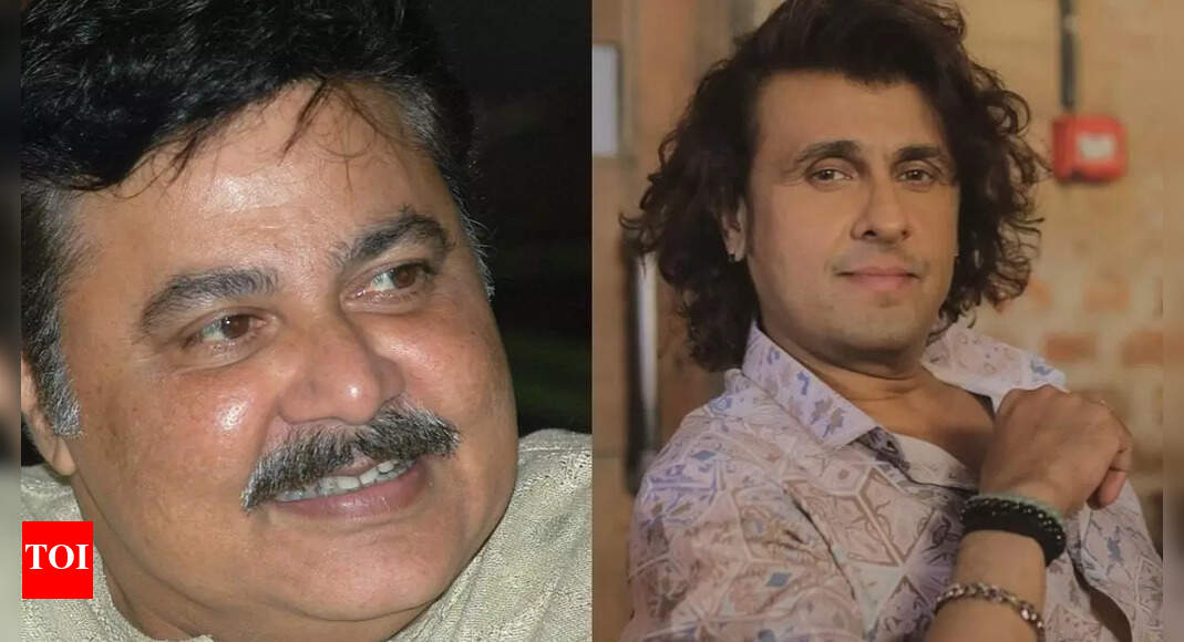 सोनू निगम ने सतीश शाह के अंतिम संस्कार में गाना गाकर उन्हें श्रद्धांजलि दी, प्रशंसकों की प्रतिक्रिया – देखें वीडियो | हिंदी मूवी समाचार सोनू निगम ने सतीश शाह के अंतिम संस्कार में गाना गाकर उन्हें श्रद्धांजलि दी, प्रशंसकों की प्रतिक्रिया – देखें वीडियो | हिंदी मूवी समाचार