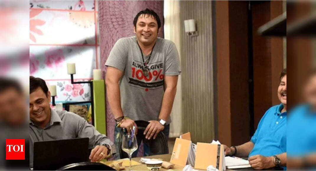 Satish Shah's onscreen son Rajesh Kumar: The last few hours I spent with his mortal remains were the toughest moments of my life