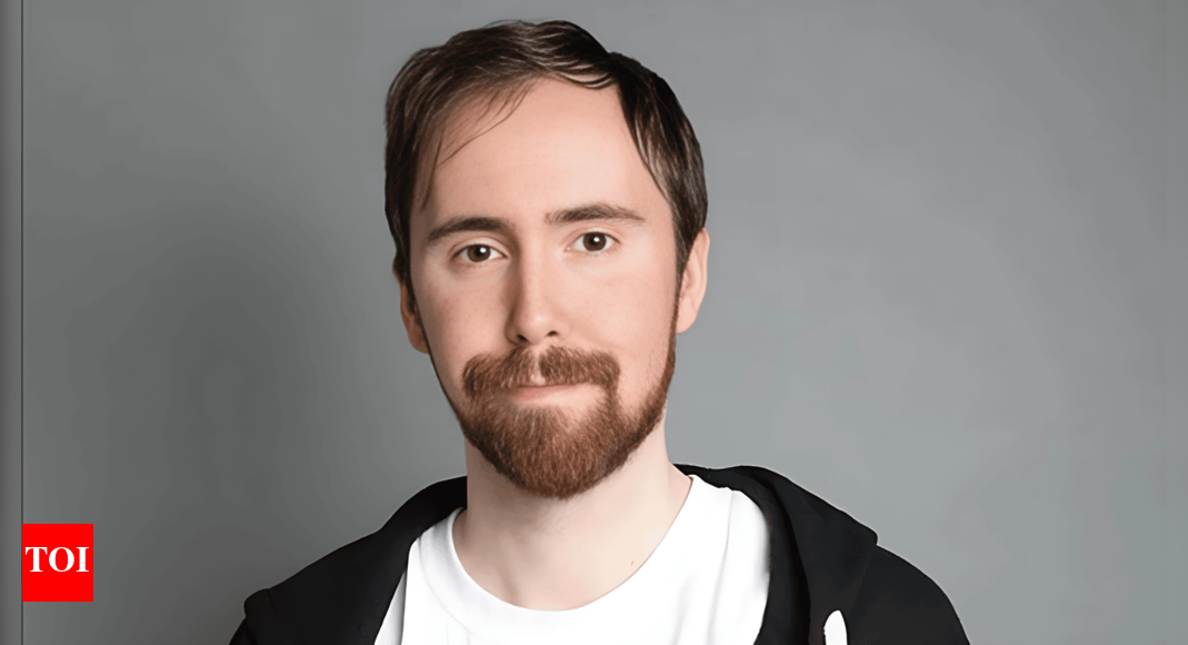 Asmongold says showering was one of the “worst decisions” of his life and ruined his self-evolution