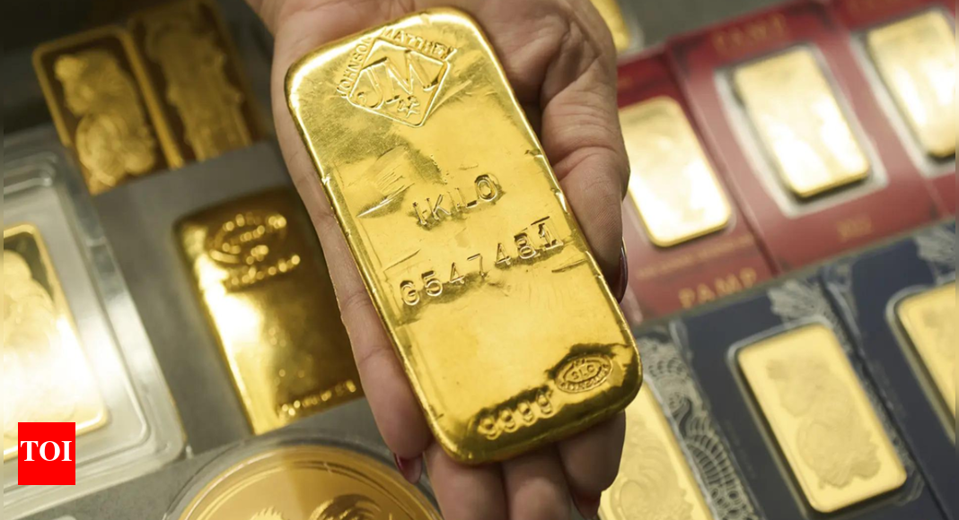 UAE: Dubai 24K gold prices drop below Dh 500 per gram after record high Diwali rate UAE: Dubai 24K gold prices drop below Dh 500 per gram after record high Diwali rate