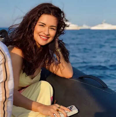 Mumbai, Oct 28 (IANS) Popular television actress Avneet Kaur took to social media to share a poetic reflection about her love for the ocean. Avneet Kaur’s poetic beach post stuns fans; Actress reflects on peace and self-love, Recalls meeting Tom Cruise