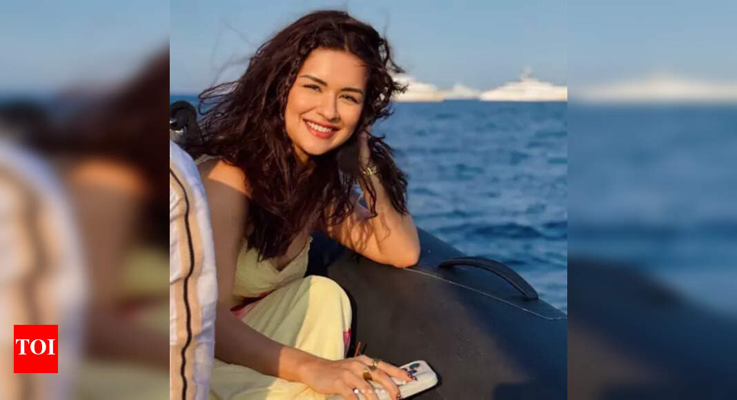 Avneet Kaur’s poetic beach post stuns fans; Actress reflects on peace and self-love, Recalls meeting Tom Cruise