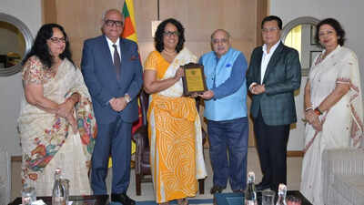 Hindu College alumni meet Sri Lankan Prime Minister Dr Harini Amarasuriya in Delhi