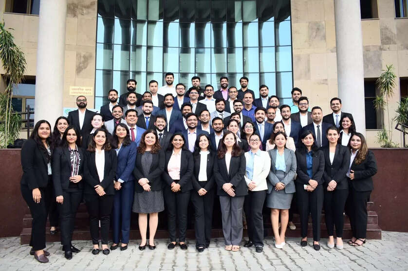 Elevate your career with IIM Lucknow’s 2-Year MBA (PGPWE) for Working Executives