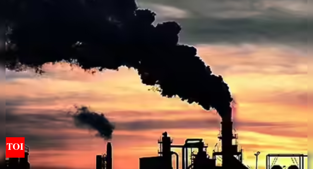 Countries commit to cut emissions but far short of the desired goal to keep global warming within limit, says new UN report