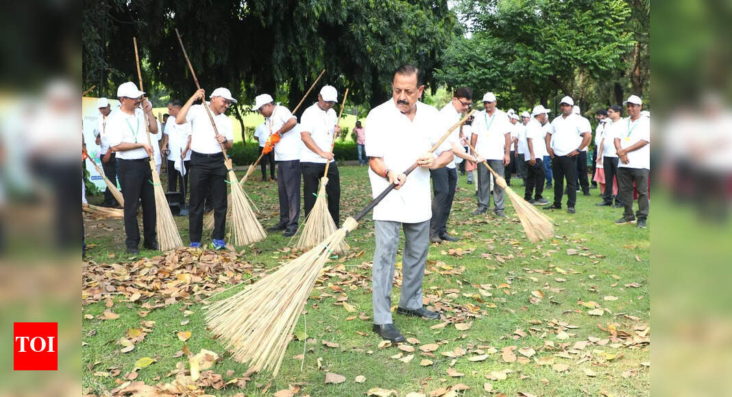Centre earned Rs 387 crore from scrap disposal during ongoing cleanliness campaign: Jitendra Singh