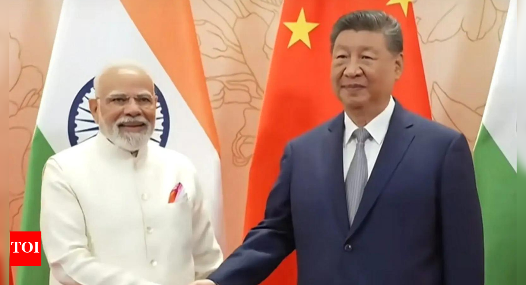 ‘सक्रिय संचार’: भारत-चीन के बीच सीमा वार्ता; संपर्क बनाए रखने के लिए सहमत | भारत समाचार ‘सक्रिय संचार’: भारत-चीन के बीच सीमा वार्ता; संपर्क बनाए रखने के लिए सहमत | भारत समाचार