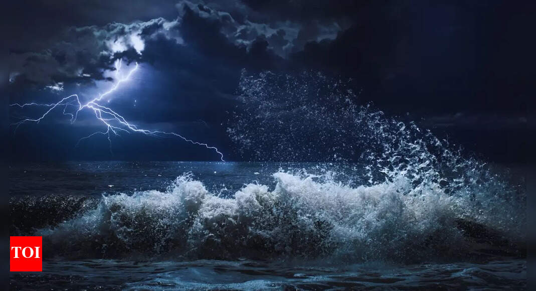 आंध्र प्रदेश में भूस्खलन के बाद कमजोर हुआ चक्रवात मोन्था; हालाँकि IMD ने मध्य और उत्तर पूर्व भारत के इन हिस्सों में भारी बारिश की चेतावनी दी है | आंध्र प्रदेश में भूस्खलन के बाद कमजोर हुआ चक्रवात मोन्था; हालाँकि IMD ने मध्य और उत्तर पूर्व भारत के इन हिस्सों में भारी बारिश की चेतावनी दी है |