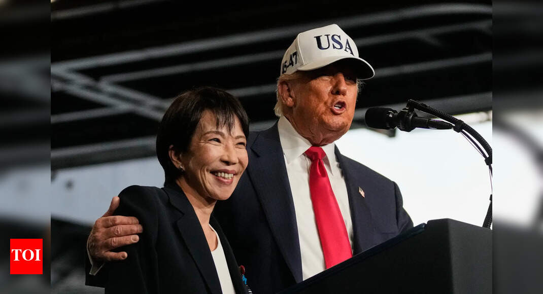 Trump bonds with new Japan PM over baseball and US beef