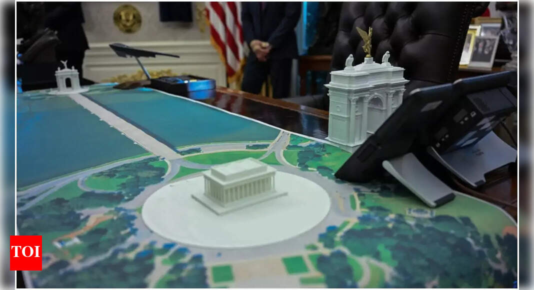 ट्रम्प ने बॉलरूम सहित निर्माण परियोजनाओं की समीक्षा के प्रभारी ललित कला बोर्ड को बर्खास्त कर दिया – रिपोर्ट ट्रम्प ने बॉलरूम सहित निर्माण परियोजनाओं की समीक्षा के प्रभारी ललित कला बोर्ड को बर्खास्त कर दिया – रिपोर्ट