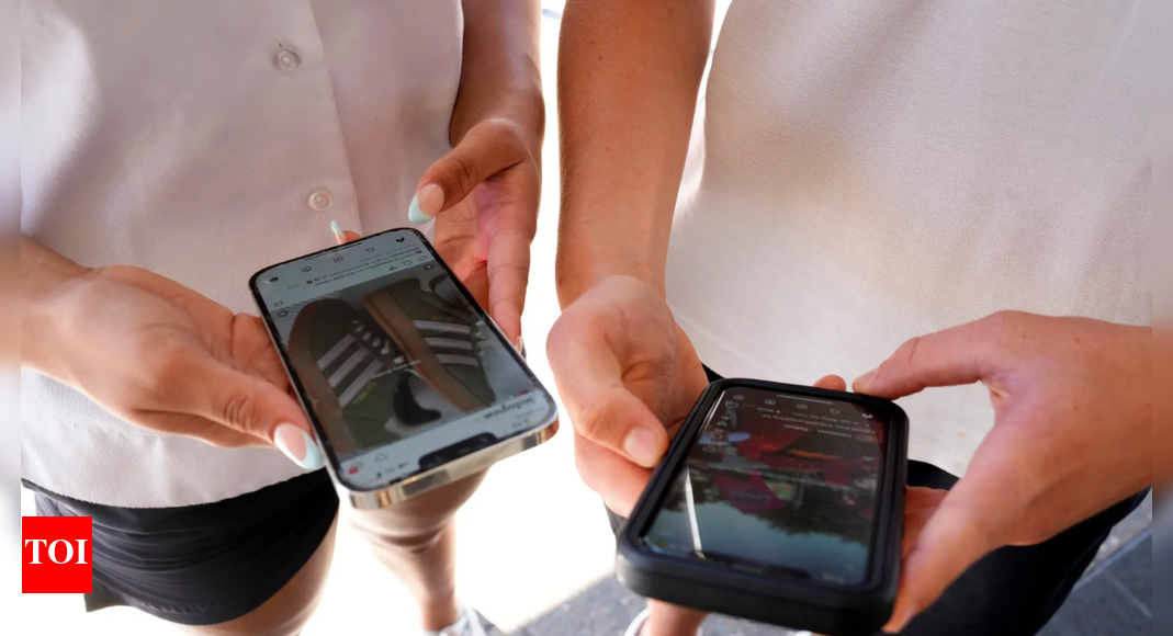 ऑस्ट्रेलिया शिकारी मामलों में जेन जेड स्लैंग को डिकोड करने के लिए एआई का परीक्षण कर रहा है ऑस्ट्रेलिया शिकारी मामलों में जेन जेड स्लैंग को डिकोड करने के लिए एआई का परीक्षण कर रहा है