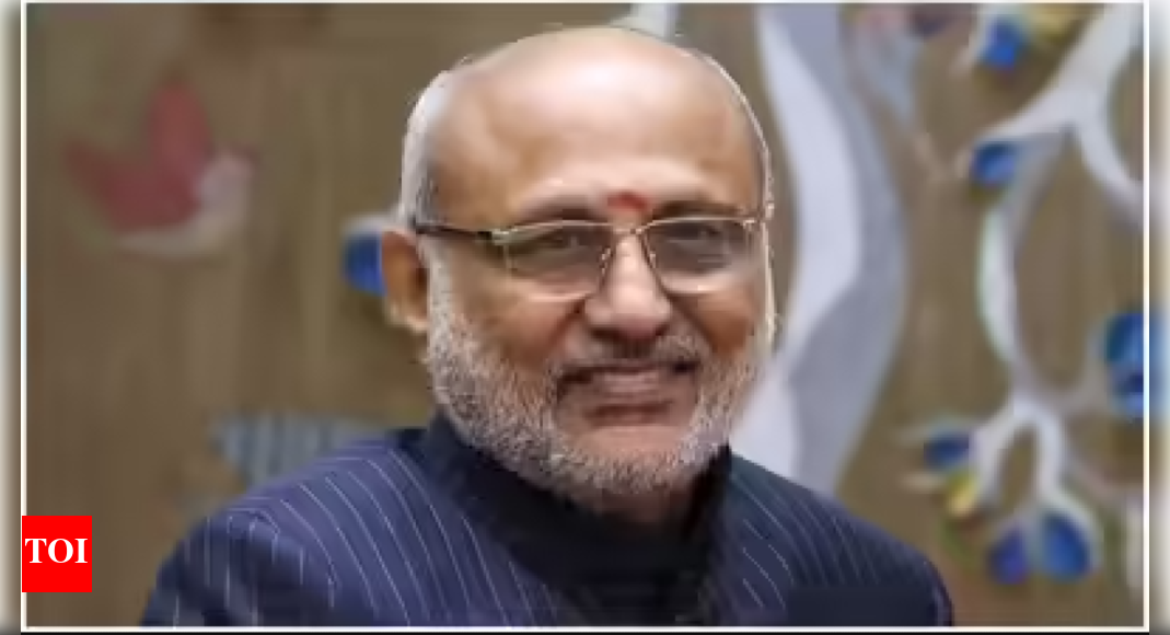 Vice-President appeals to Tirupur exporters not to lose hope as talks are going on between India and US