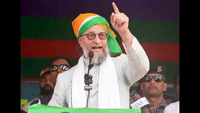 एआईएमआईएम प्रमुख असदुद्दीन औवेसी मंगलवार को एक चुनाव प्रचार में ओवैसी ने बिहार के नेताओं पर लगाया सीमांचल की उपेक्षा का आरोप, न्याय की मांग की