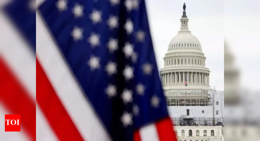 Travel alert: Indians flying to US; Here's the 'smartphone warning' you must know