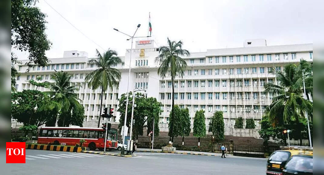 IAS officer Rajesh Aggarwal repatriated; frontrunner for Maharashtra chief secretary post | Mumbai News IAS officer Rajesh Aggarwal repatriated; frontrunner for Maharashtra chief secretary post | Mumbai News