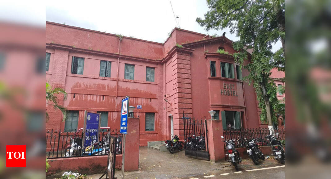 15 Ravenshaw fall ill after food poisoning