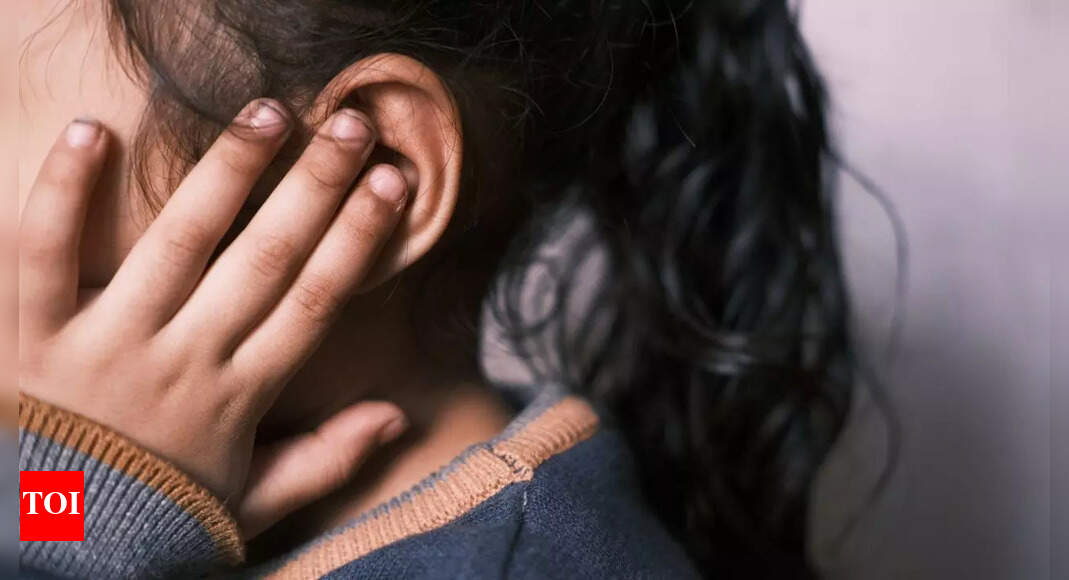 What causes itchy ears: 7 common reasons for ear itching and what triggers them