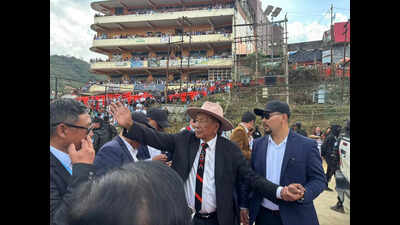 Thuingaleng Muivah in Senapati  60k people welcome Muivah in Senapati