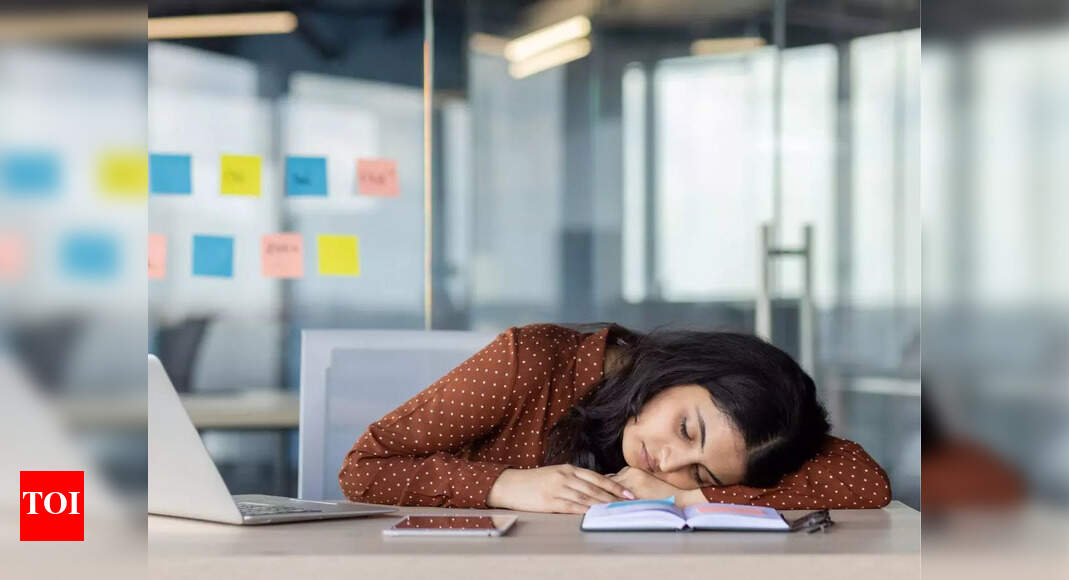 Sleeping in dark vs sleeping in light: Impact of sleep style on a person's life span