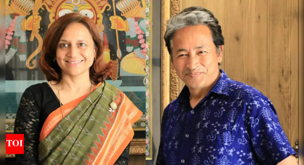 <div>Sonam Wangchuk detained on 'stale' FIRs, in violation of law, wife tells SC</div> <div>Sonam Wangchuk detained on 'stale' FIRs, in violation of law, wife tells SC</div>